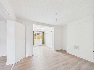 Lounge/Diner- click for photo gallery